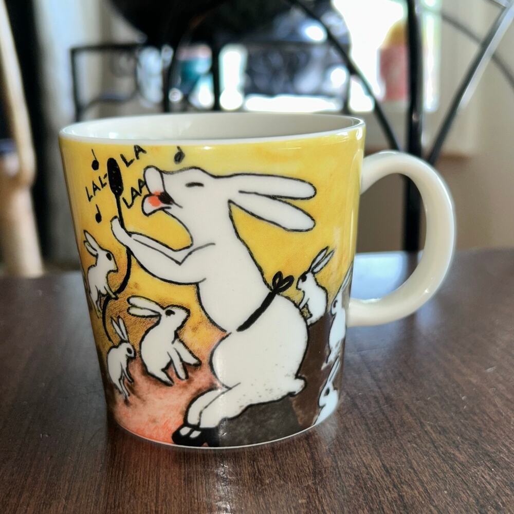 Arabia Finland Music Bunnies ceramic mug Heljä Liukko-Sundström